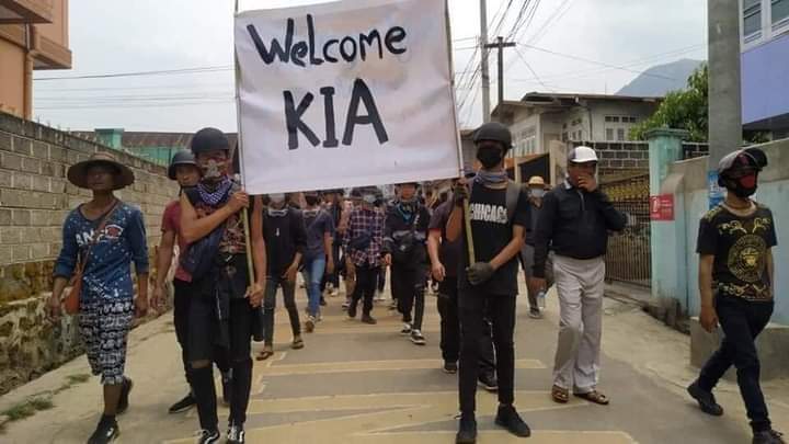 缅甸勃固青年举行游行活动欢迎KIA